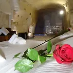 La Dimora Delle 3 Zie 4* מטרה