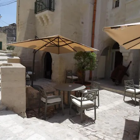 Pensjonat La Dimora Delle 3 Zie 4*