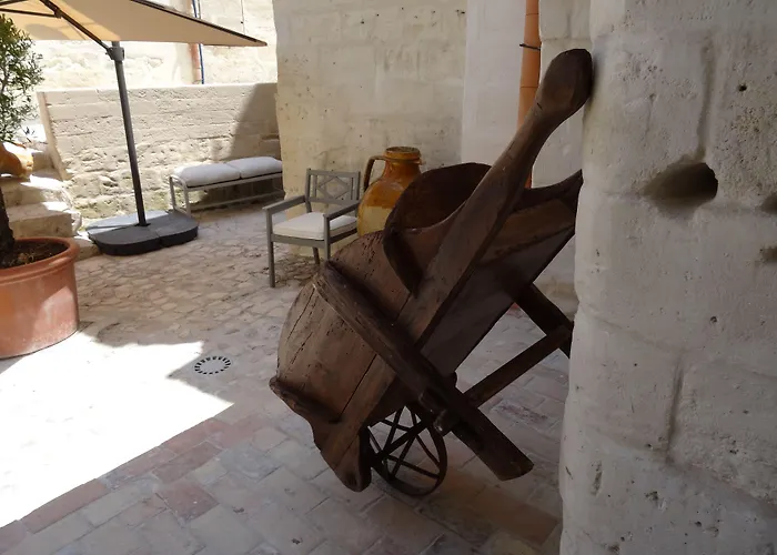 La Dimora Delle 3 Zie بيت ضيافة 4*